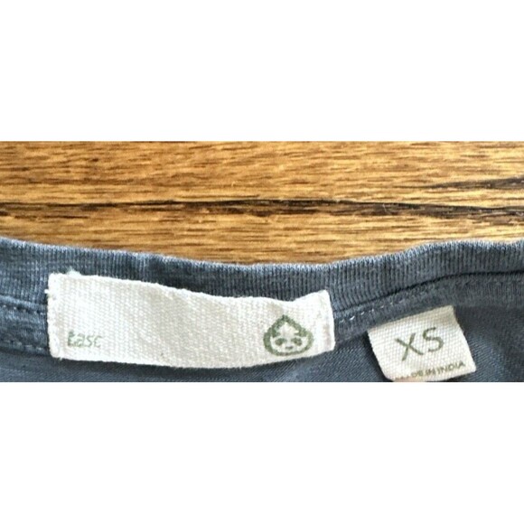 Women's Tasc Performance Snake Skin Print Blue Grey Short Sleev T- Shirt - XS - Picture 2 of 4